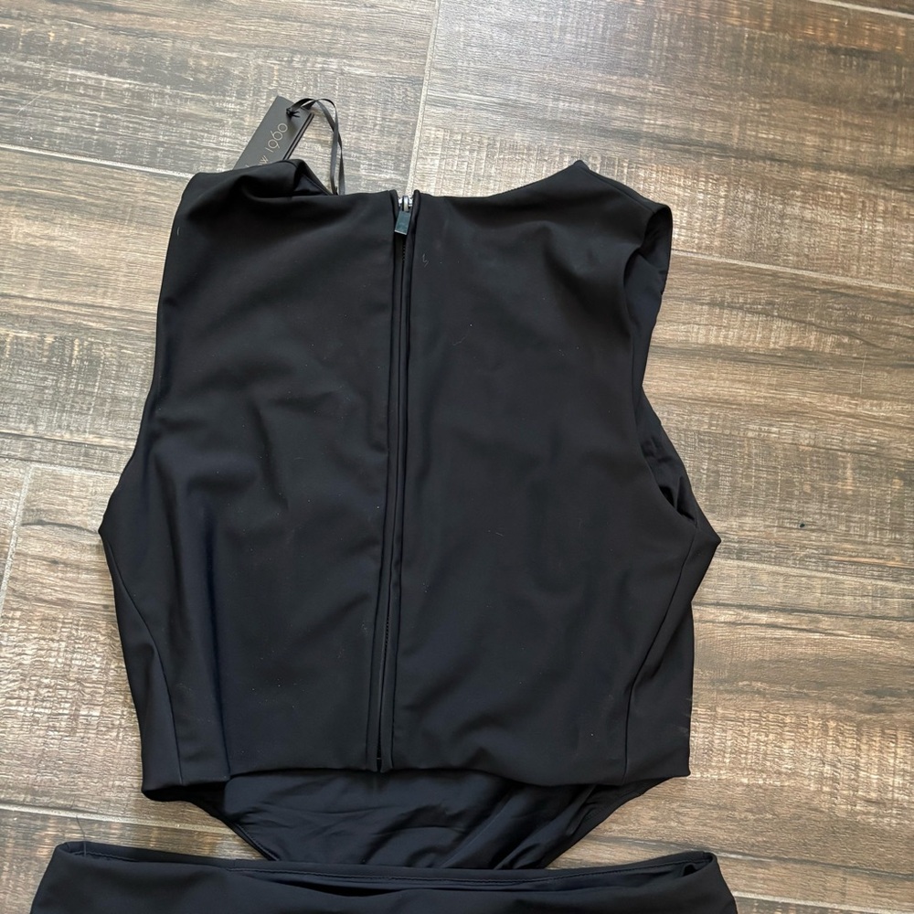 House of Harlow 1960 Two-Piece Skirt Set - Picture 5 of 6
